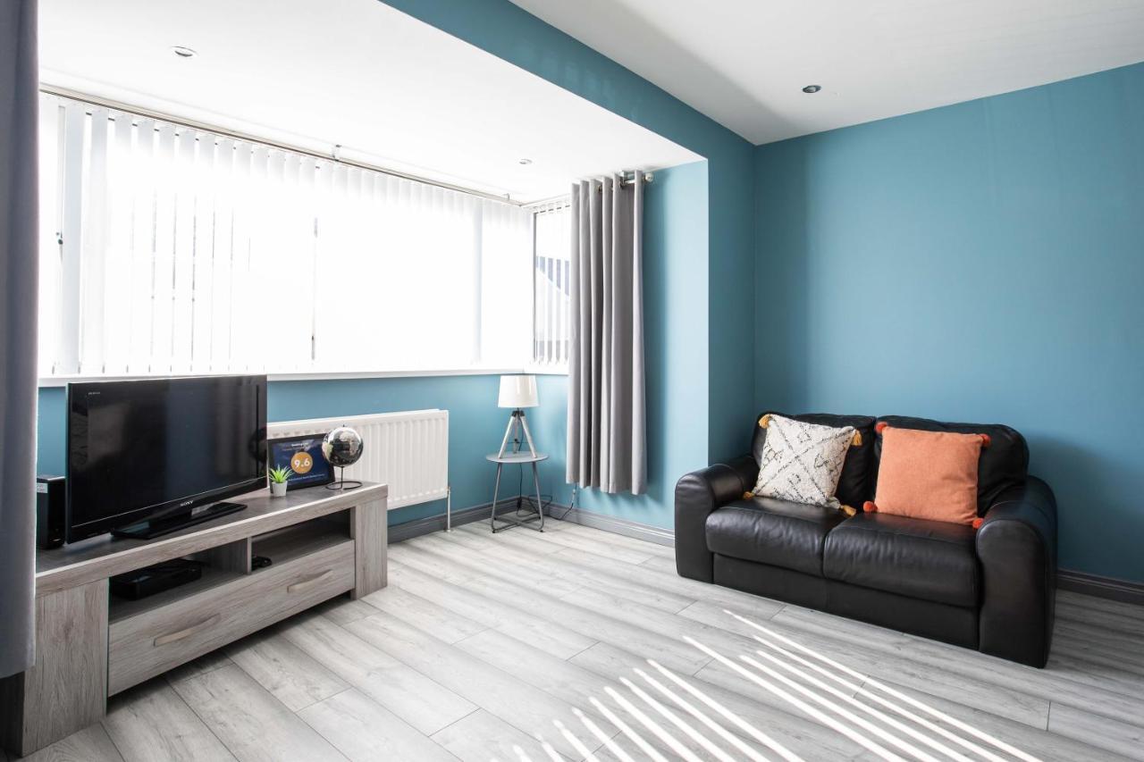 Fully Refurbished North Belfast Home Buitenkant foto