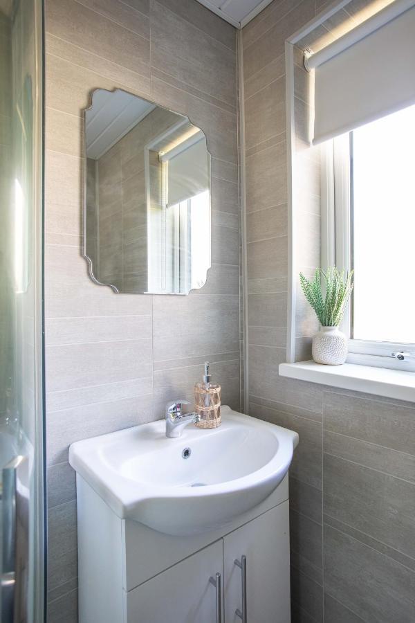 Fully Refurbished North Belfast Home Buitenkant foto